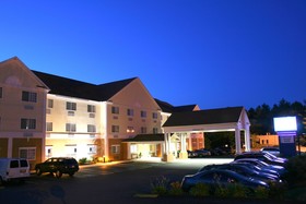 Holiday Inn Express Hotel & Suites Boston-Marlboro