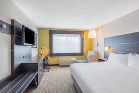 Holiday Inn Express Hotel & Suites Boston-Marlboro