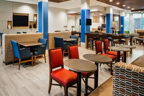 Holiday Inn Express Hotel & Suites Boston-Marlboro