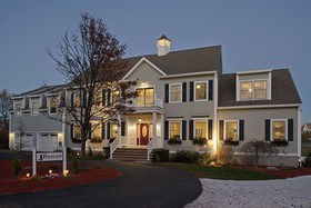 The Beacon Luxury Waterfront Inn