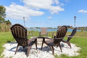 The Beacon Luxury Waterfront Inn