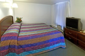 Americas Best Value Inn & Suites-Hyannis/Cape Cod