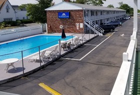 Americas Best Value Inn & Suites-Hyannis/Cape Cod