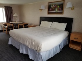 Americas Best Value Inn & Suites-Hyannis/Cape Cod