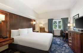DoubleTree by Hilton Hotel Cape Cod - Hyannis