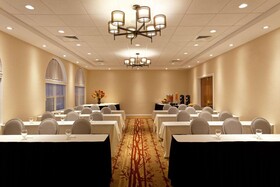 DoubleTree by Hilton Hotel Cape Cod - Hyannis