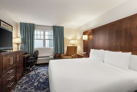 DoubleTree by Hilton Hotel Cape Cod - Hyannis