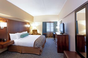 DoubleTree by Hilton Hotel Cape Cod - Hyannis