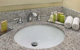 DoubleTree by Hilton Hotel Cape Cod - Hyannis