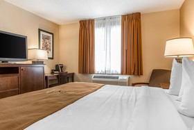 Black Swan Inn Lee-Lenox - An Ascend Hotel Collection Hotel