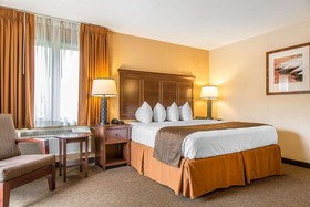 Black Swan Inn Lee-Lenox - An Ascend Hotel Collection Hotel