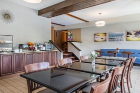 Black Swan Inn Lee-Lenox - An Ascend Hotel Collection Hotel