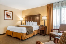 Black Swan Inn Lee-Lenox - An Ascend Hotel Collection Hotel