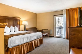 Black Swan Inn Lee-Lenox - An Ascend Hotel Collection Hotel