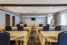 Black Swan Inn Lee-Lenox - An Ascend Hotel Collection Hotel