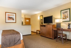 Black Swan Inn Lee-Lenox - An Ascend Hotel Collection Hotel