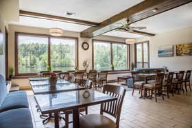 Black Swan Inn Lee-Lenox - An Ascend Hotel Collection Hotel