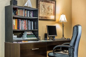 Black Swan Inn Lee-Lenox - An Ascend Hotel Collection Hotel