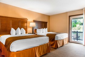Black Swan Inn Lee-Lenox - An Ascend Hotel Collection Hotel