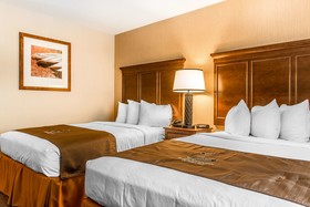 Black Swan Inn Lee-Lenox - An Ascend Hotel Collection Hotel
