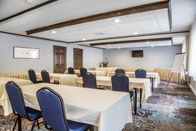 Black Swan Inn Lee-Lenox - An Ascend Hotel Collection Hotel