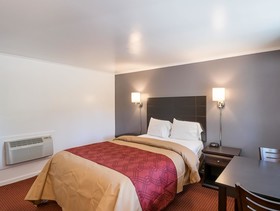Econo Lodge Lee - Great Barrington