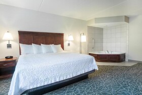 Hampton Inn & Suites Berkshires Lenox