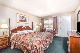 Knights Inn Lenox