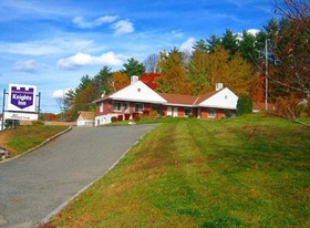 Knights Inn Lenox