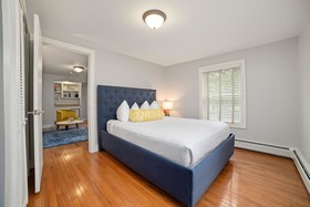 LOGE Lenox