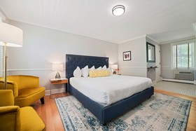 LOGE Lenox