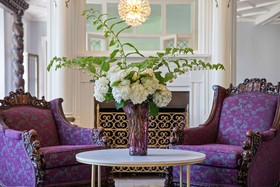 LOGE Lenox