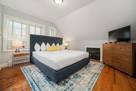 LOGE Lenox