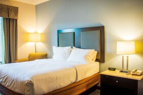 Comfort Inn & Suites Plainville-Foxboro
