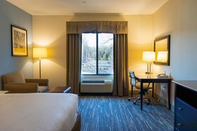 Comfort Inn & Suites Plainville-Foxboro