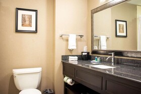 Comfort Inn & Suites Plainville-Foxboro