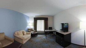 Comfort Inn & Suites Plainville-Foxboro