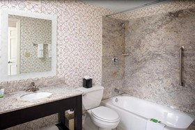 Holiday Inn & Suites Marlborough