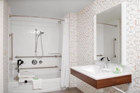 Holiday Inn & Suites Marlborough