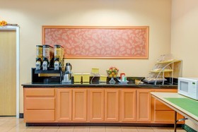 Days Hotel by Wyndham Methuen MA Conference Center