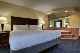 Holiday Inn Express Hotel & Suites Middleboro Raynham