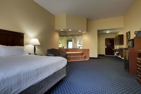 Holiday Inn Express Hotel & Suites Middleboro Raynham