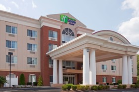 Holiday Inn Express Hotel & Suites Middleboro Raynham