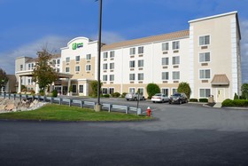 Holiday Inn Express Boston Milford