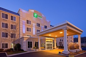 Holiday Inn Express Boston Milford