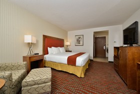 Holiday Inn Express Boston Milford