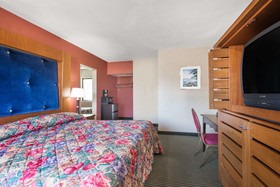 Travelodge by Wyndham Boston Natick