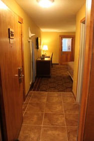 Whaler Inn & Suites