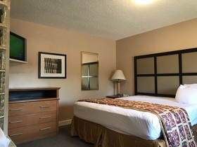 Capri Motel
