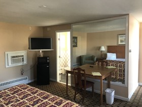 Capri Motel